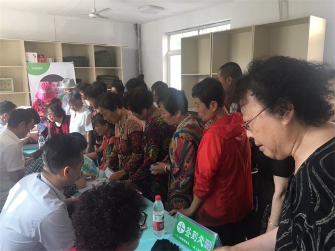 口腔义诊进社区，牙齿健康零距离