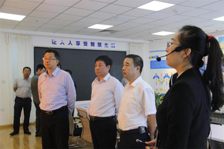 辽阳市何亚琼副市长莅临加拿大pc28预测电商调研.jpg 辽阳市何亚琼副市长莅临加拿大pc28预测电商调研.jpg