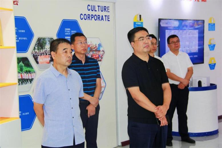辽阳市白塔区委书记缪万举莅临加拿大pc28预测信息调研领导3.jpg 辽阳市白塔区委书记缪万举莅临加拿大pc28预测信息调研领导3.jpg