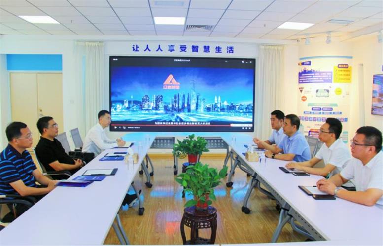 辽阳市白塔区委书记缪万举莅临加拿大pc28预测信息调研领导2.jpg 辽阳市白塔区委书记缪万举莅临加拿大pc28预测信息调研领导2.jpg